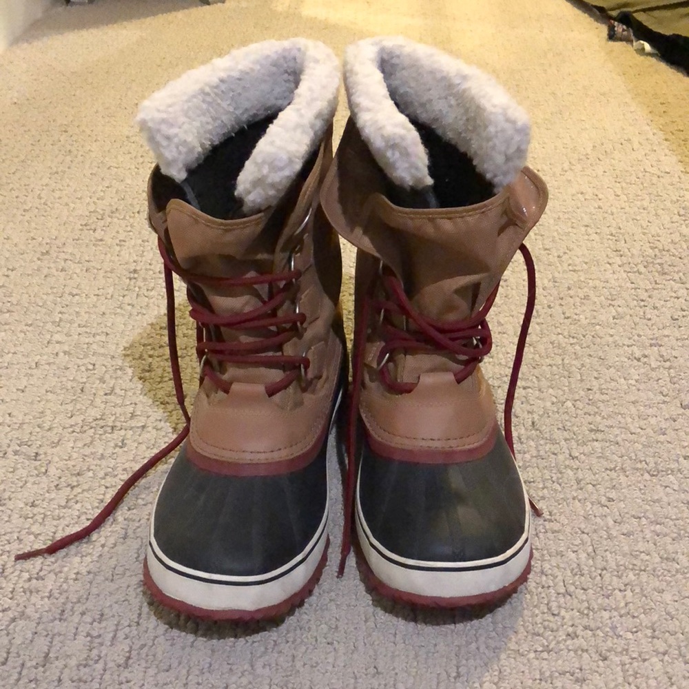 Snow boots
